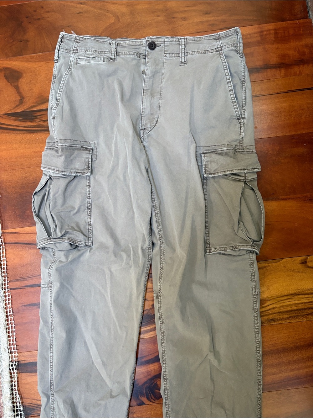 American Eagle Men's Cargo Pants in Light Gray